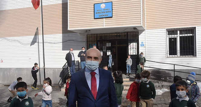 Bitlis’te 447 köy okulunda yüz yüze eğitim başladı