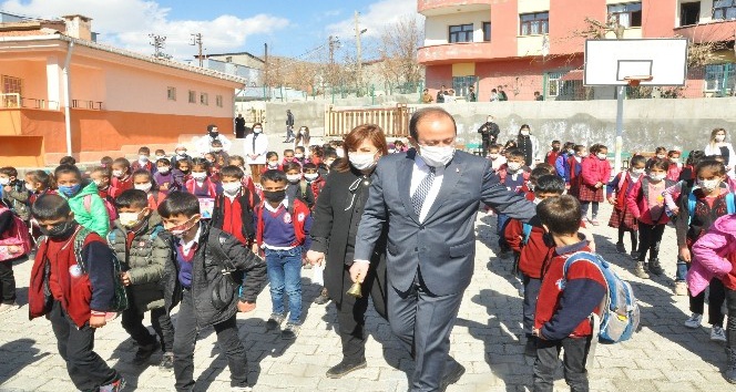 Şırnak’ta köy okullarında 47 bin öğrenci yüz yüze eğitime başladı