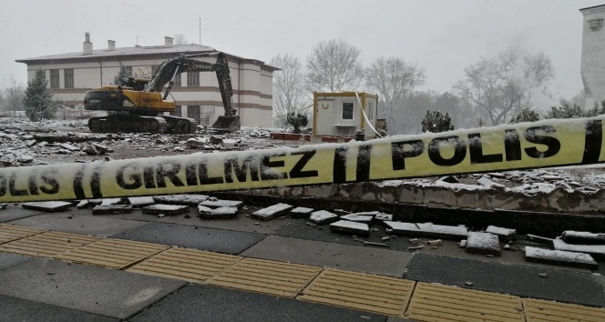 Başkent'teki bir temel kazısından insana ait olduğu düşünülen kemikler bulundu