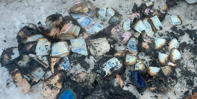 Yanan prefabrikten yanmış tomar tomar para ve altın çıkardılar