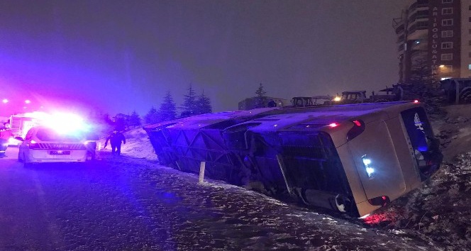 Kırıkkale’de yolcu otobüsü devrildi: Yaralılar var