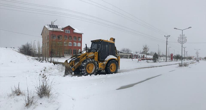 Dumlupınar Belediyesi&#039;nden karla mücadele seferberliği