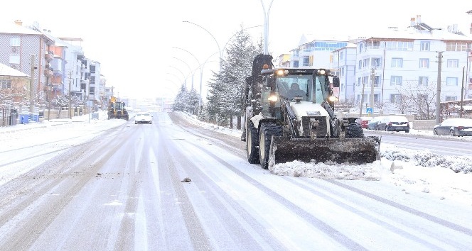 Karaman Belediyesinde kar mesaisi