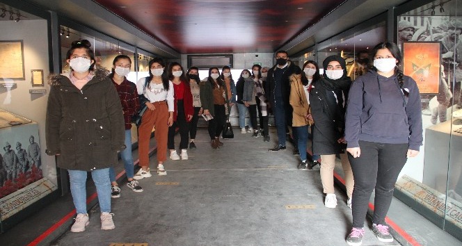 Çanakkale Savaşları Mobil Müze aracına Silopi’de yoğun ilgi