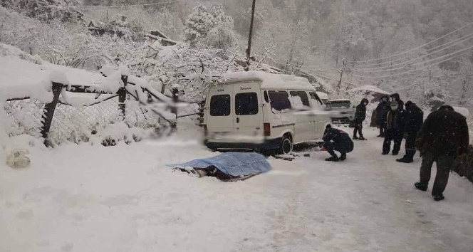 Aracına zincir takmak isterken canından oldu