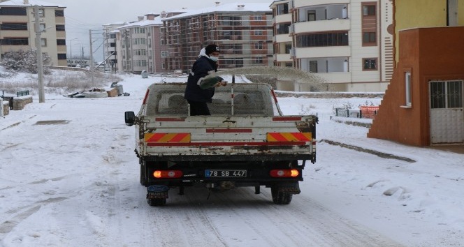 Safranbolu Belediyesi’nden buzlanmalara karşı önlem