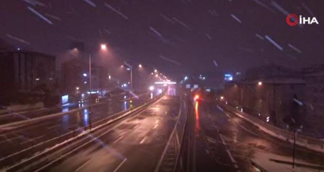 İstanbul'da kar yağışı sabah saatlerinde etkisini göstermeye başladı