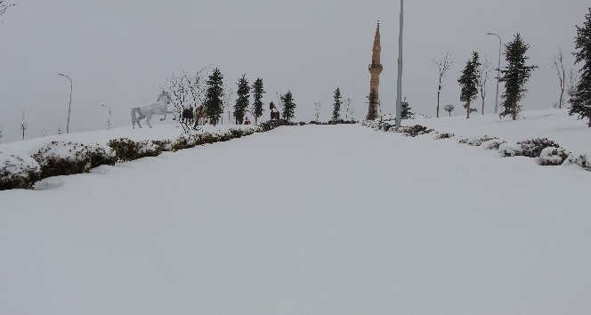 Nevşehir’de kar kalınlığı 22 cm olarak ölçüldü