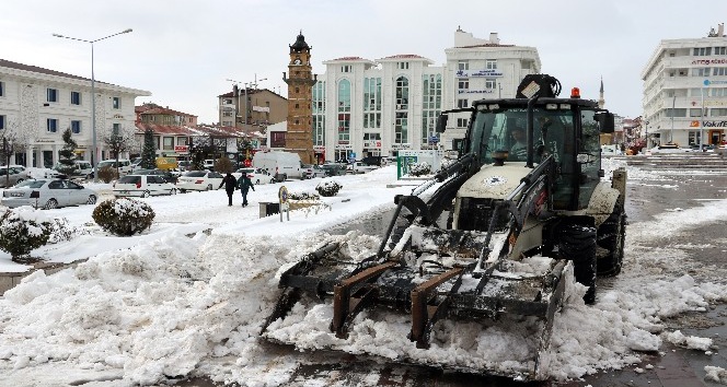 Yozgat Belediyesi karla mücadele çalışmalarına başladı