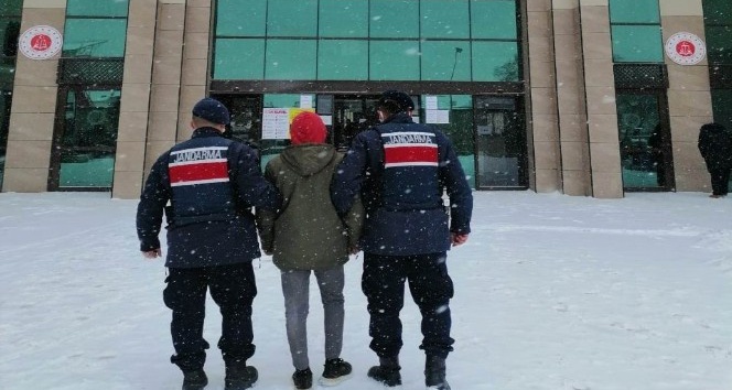 Nevşehir’de 3 yıl 4 ay hapis cezası ile aranan 2 şüpheli yakalandı