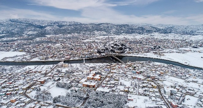 Osmancık’tan kartpostallık kar manzaraları
