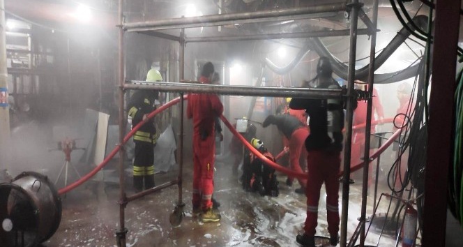 Gemide çıkan yangın söndürüldü