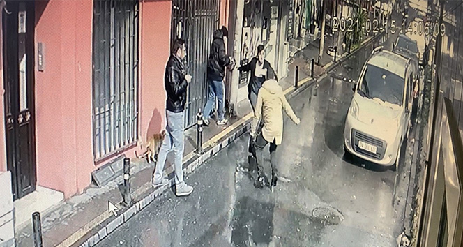 Ortaköy’de aralarında husumet olan 2 kardeş sokak ortasında birbirini bıçakladı