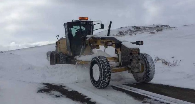 Iğdır’da kar yağışı 14 köy yolunu ulaşıma kapattı