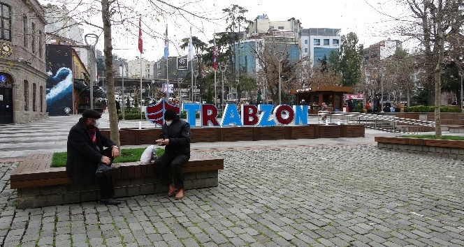 Kırmızı alarm verilen Trabzon’da vali isyan etti: “Allah rızası için daha ne diyelim”