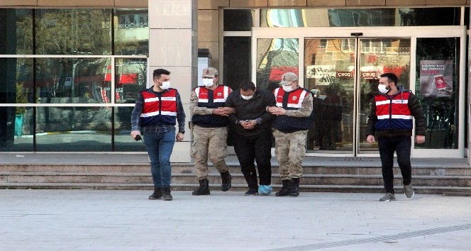 Kırmızı bültenle aranan üst düzey DEAŞ’lı terörist tutuklandı
