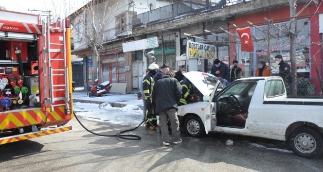 Karaman’da araç yangını