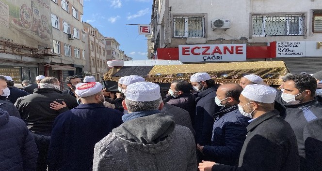 İlahiyatçı Muhammet Emin Saraç’ın cenazesi evinden alındı