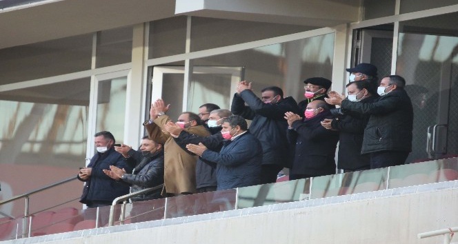 Sivasspor’u yönetim ayakta alkışladı!