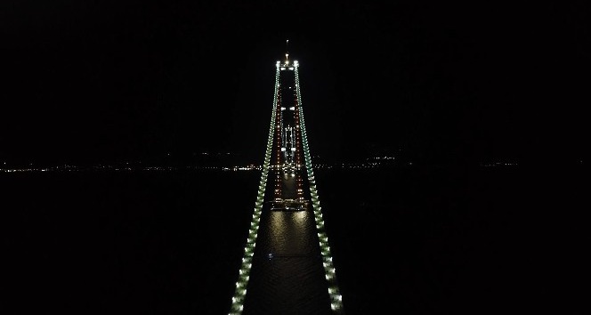 (ÖZEL) 1915 Çanakkale Köprüsü’ndeki ‘kedi yolu’ aydınlatmaları boğazın çehresini güzelleştirdi