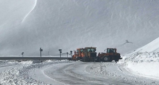 Eğribel Geçidi için 24 saat mesaideler