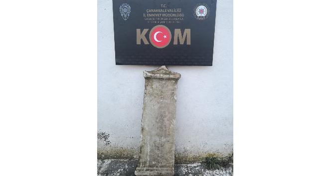 Çanakkale’de milatta önce 1. yüzyıla ait mezar steli ele geçirildi