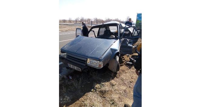 Karaman’da kamyonetle otomobil çarpıştı: 1 ölü, 2 yaralı
