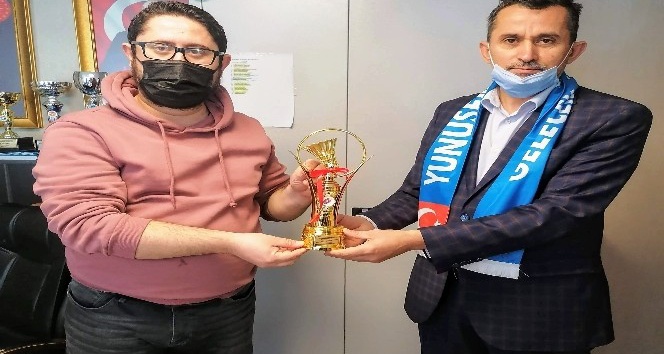 Federasyon Başkanı Özmekik’ten Yunusemre Belediyespor’a ziyaret