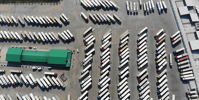 Elektronik randevu sistemi devre dışı kaldı, Kapıkule’de tır şoförleri yine beklemeye başladı