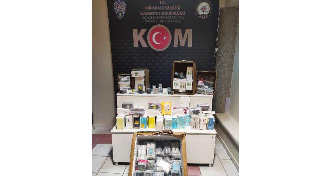 Kırıkkale’de 2 bin 447 adet kaçak cep telefonu aksesuarı ele geçirildi
