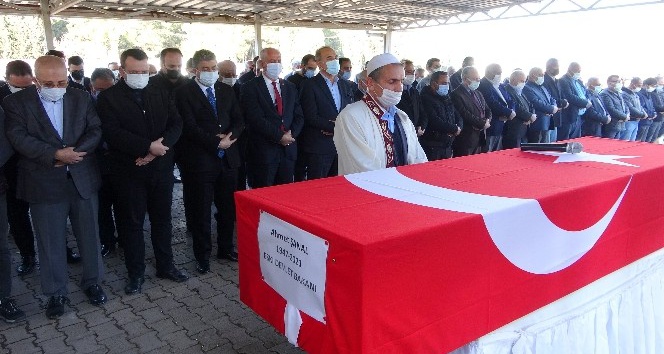Eski Devlet Bakanı Ahmet Şanal memleketi Osmaniye’de toprağa verildi