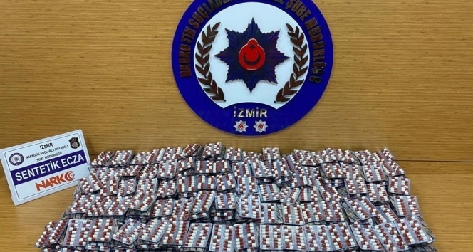 İzmir&#039;de uyuşturucu operasyonlarında 23 tutuklama