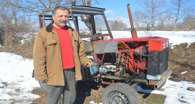 Çiftçi kendi traktörünü yaptı
