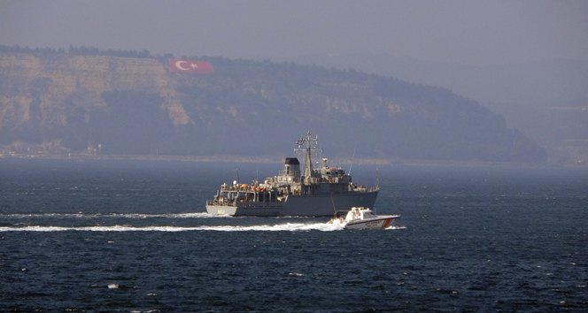 Yunan mayın tarama gemisi Çanakkale Boğazı&#039;ndan geçti