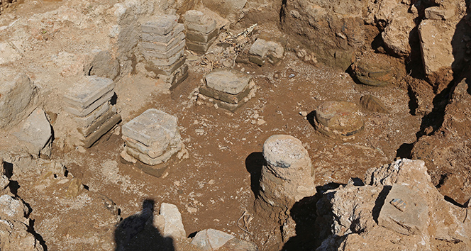 Hıdırlık Kulesi’nde 1500 yıllık antik hamam ortaya çıkarıldı