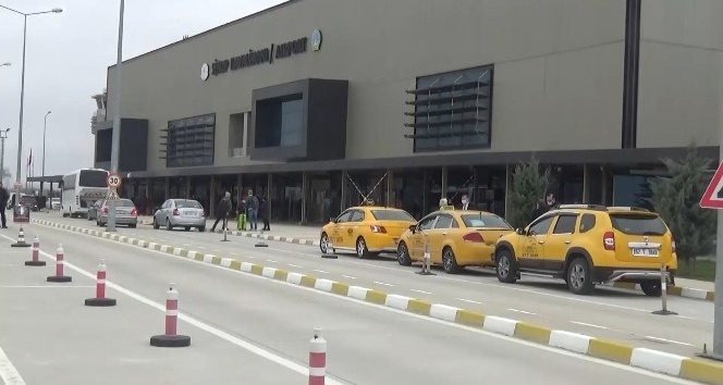 Sinop Havaalanı’ndaki işletmeciler, kira bedellerindeki iptal ve indirimi sevinçle karşıladı