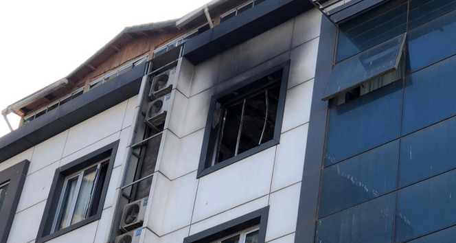 Kızıltepe’deki otel yangınında müşterilerin kaçış anı güvenlik kamerasına yansıdı