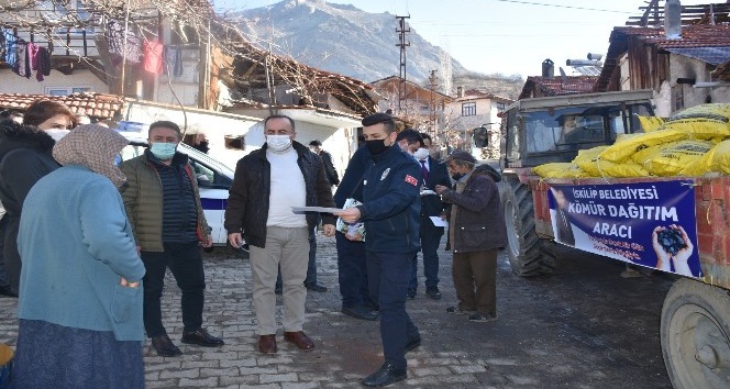 İskilip Belediyesi’nden bin aileye kömür yardımı