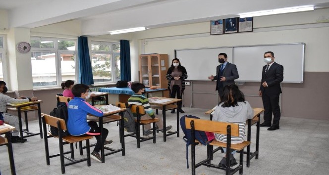 Burdur’da 25 bin 50 öğrenci ders başı yapacak