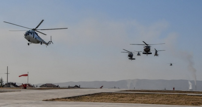 Kosova’da NATO Barış Gücü’nden helikopter tatbikatı