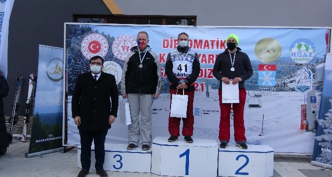 Diplomatik Kayak Yarışı’nda sporculara ödülleri verildi