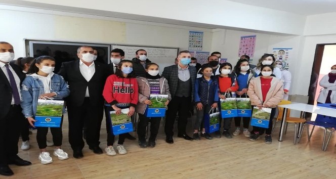 Şenoba Belde Belediye Başkanı Babat’tan eğitime tam destek