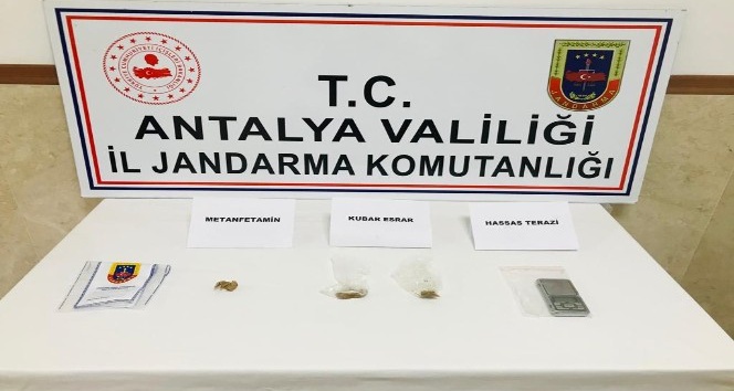 Atatürk Havalimanı'nda onlarca uçak yolcularını bekliyor