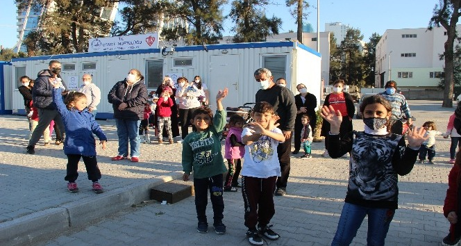 AFAD spor gönüllülerinden depremzedelere ziyaret