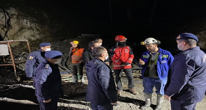 Çanakkale Valisi Aktaş, göçük bölgesinde incelemelerde bulundu