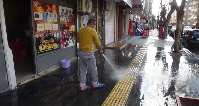 Diyarbakır’da yeni kontrollü normalleşme dönemi başladı, iş yeri sahipleri kepenk açtı