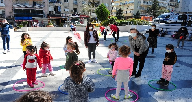 Balçova’nın parkları çocuklarla şenlendi