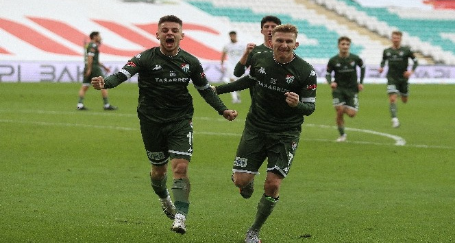 Bursaspor son ana kadar yılmıyor - Yeşil beyazlılar bu sezon son 15 dakikada 11 gol attı