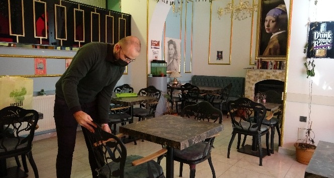 Restoran ve kafeler aylar sonra müşteri kabul etmeye başladı