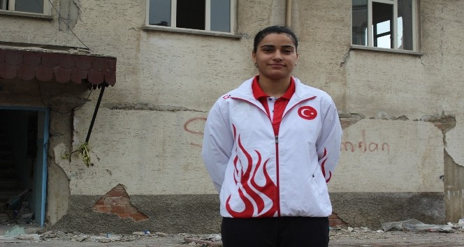 Milli badmintoncu Aliye, Elazığ Belediyespor’da